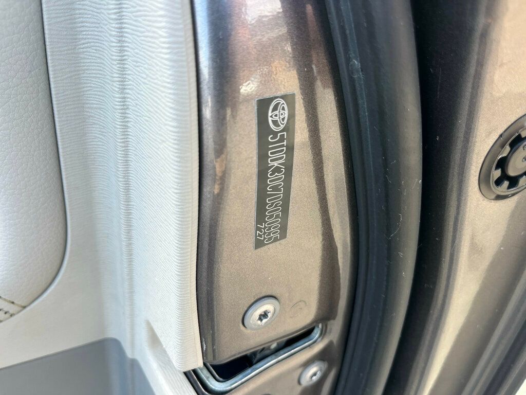 2013 Toyota Sienna Limited All Wheel Drive Van - 22976087 - 35