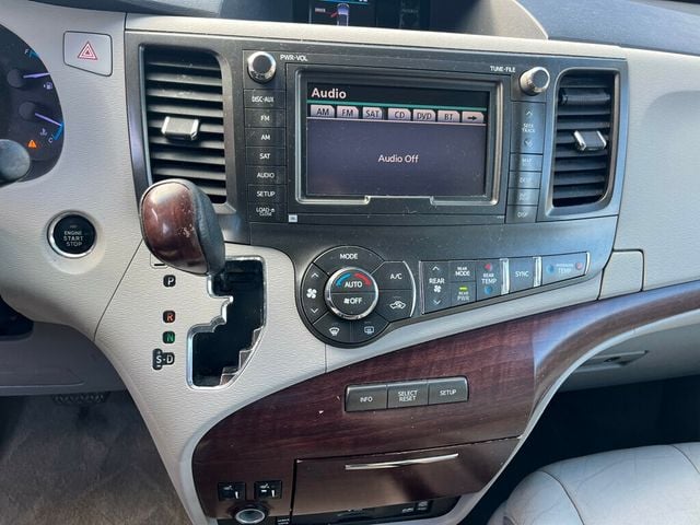 2013 Toyota Sienna Limited All Wheel Drive Van - 22976087 - 38