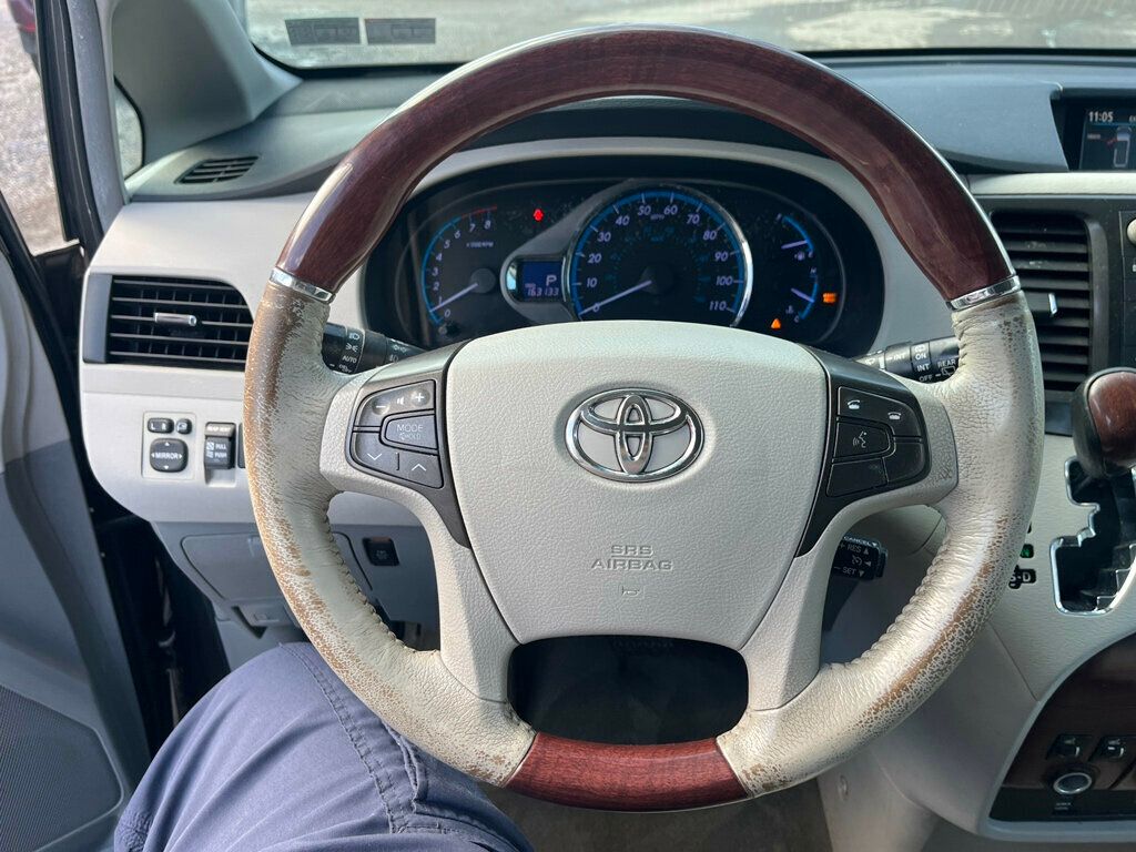 2013 Toyota Sienna Limited All Wheel Drive Van - 22976087 - 39