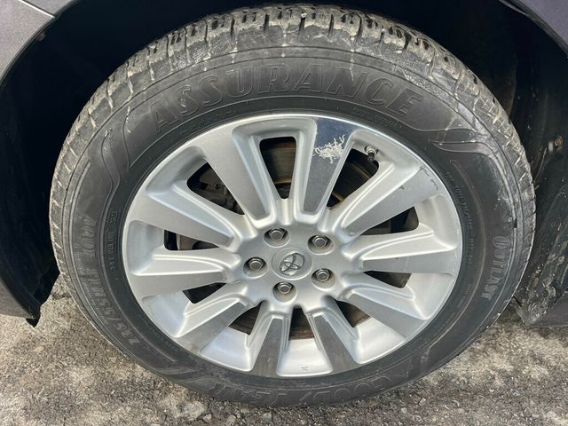 2013 Toyota Sienna Limited All Wheel Drive Van - 22976087 - 44