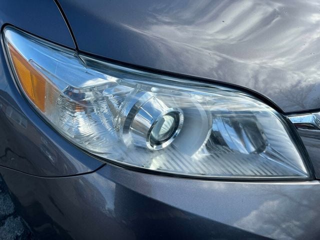 2013 Toyota Sienna Limited All Wheel Drive Van - 22976087 - 46