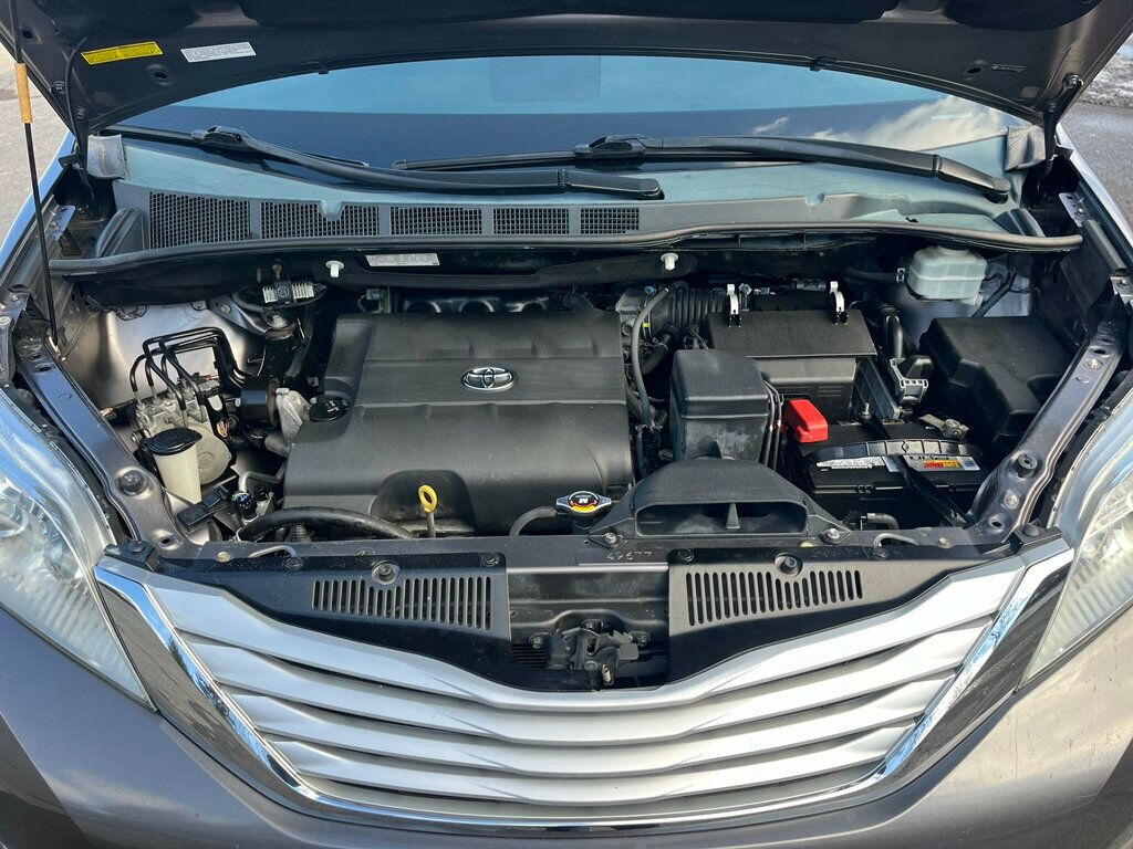2013 Toyota Sienna Limited All Wheel Drive Van - 22976087 - 53