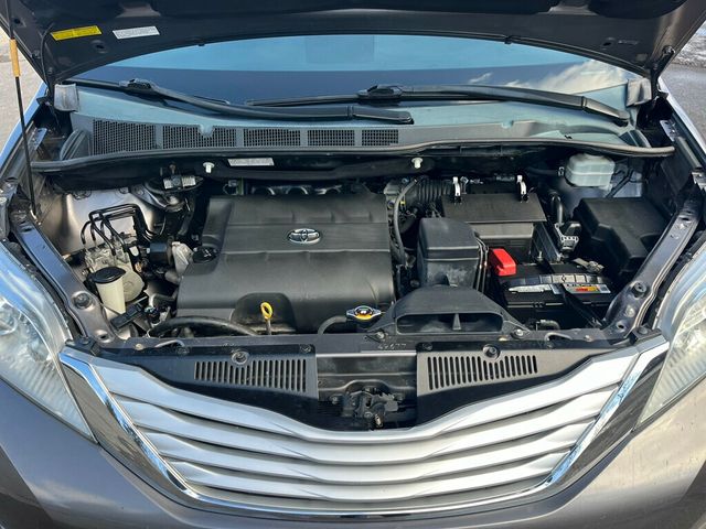 2013 Toyota Sienna Limited All Wheel Drive Van - 22976087 - 53