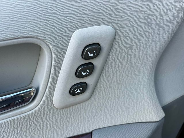2013 Toyota Sienna Limited All Wheel Drive Van - 22976087 - 62
