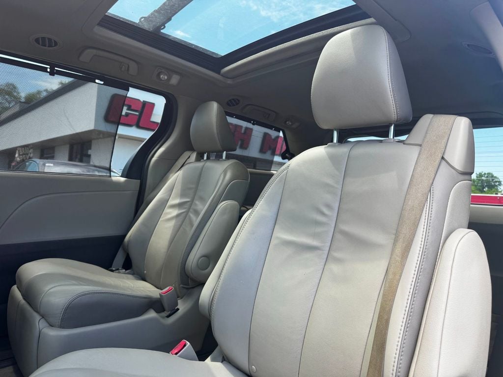 2013 Toyota Sienna XLE 8-PASSENGER - 23019440 - 15