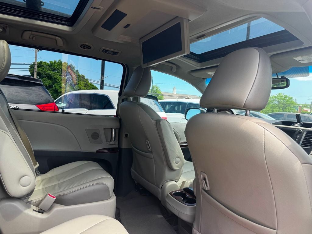 2013 Toyota Sienna XLE 8-PASSENGER - 23019440 - 16