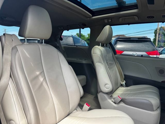 2013 Toyota Sienna XLE 8-PASSENGER - 23019440 - 19