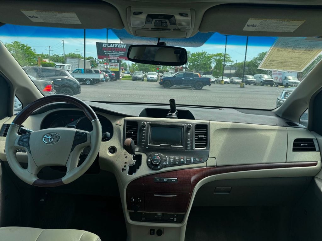 2013 Toyota Sienna XLE 8-PASSENGER - 23019440 - 21