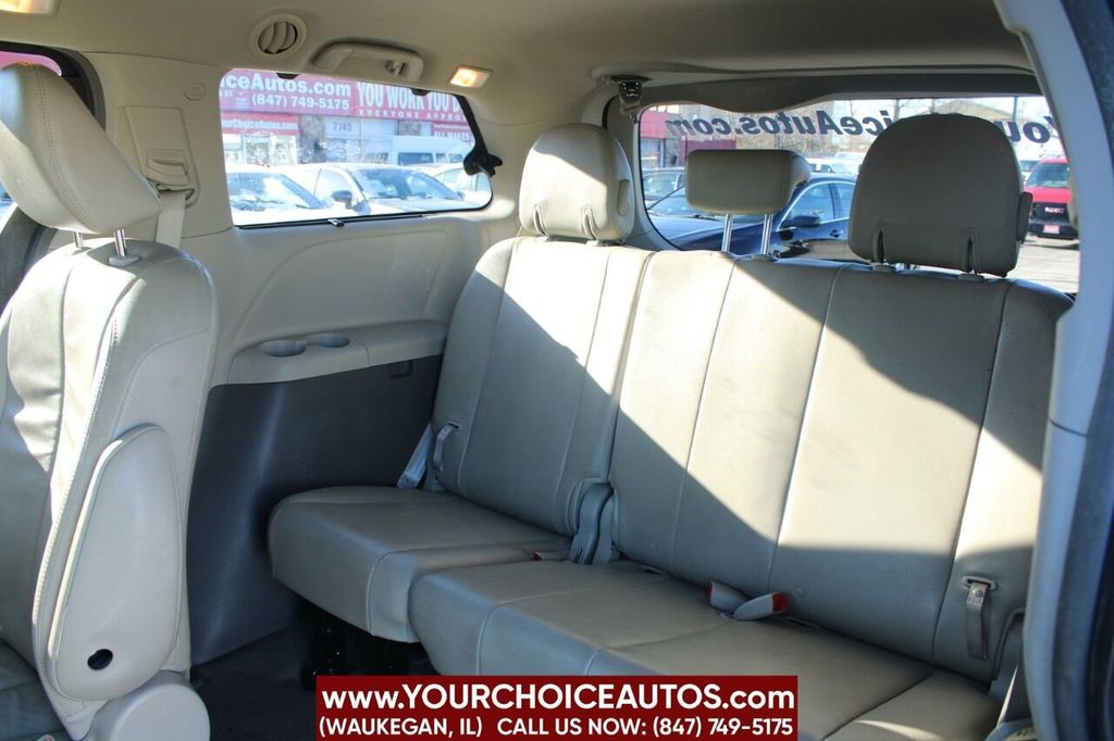 2013 Toyota Sienna XLE 8 Passenger 4dr Mini Van - 22219923 - 14