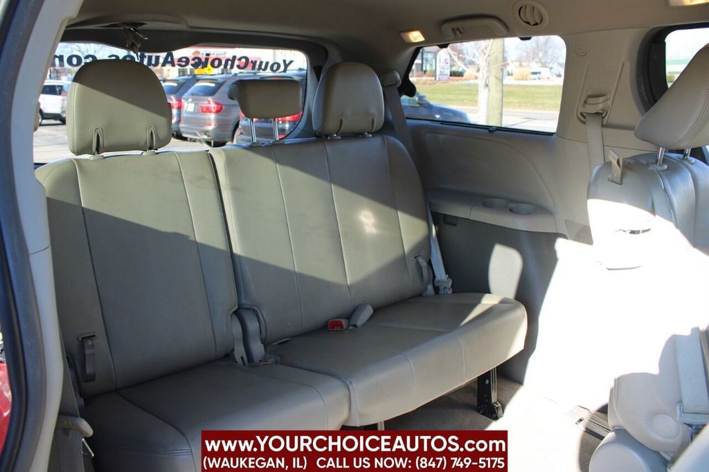 2013 Toyota Sienna XLE 8 Passenger 4dr Mini Van - 22219923 - 21