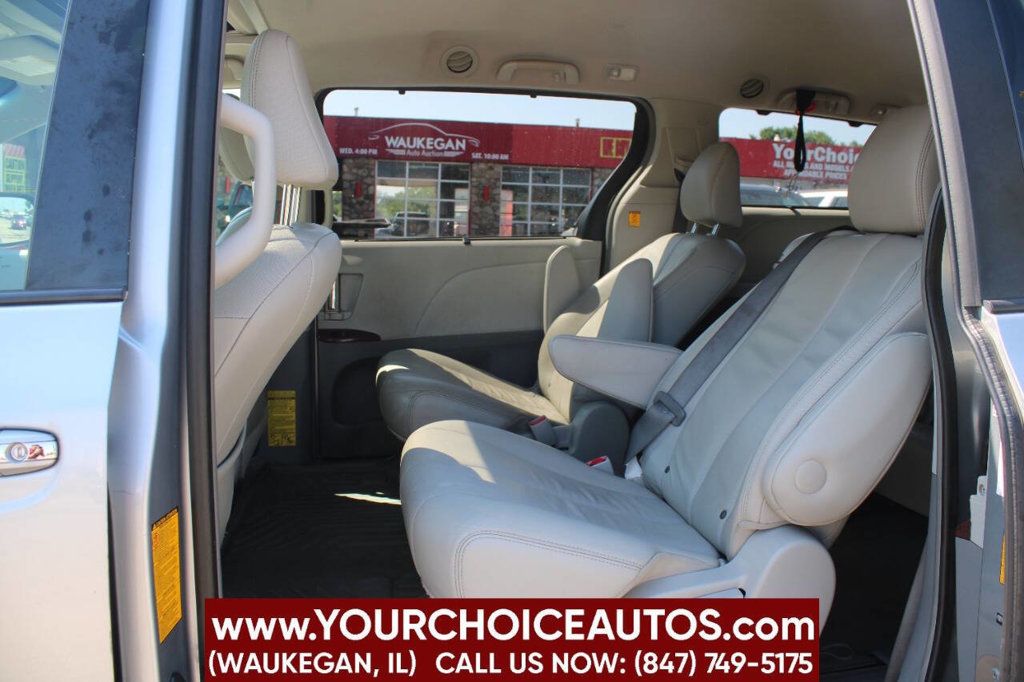 2013 Toyota Sienna XLE 8 Passenger 4dr Mini Van - 22907539 - 17