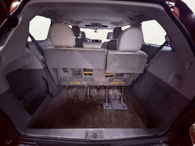 2013 Toyota Sienna XLE 8 Passenger 4dr Mini Van - 22987383 - 21
