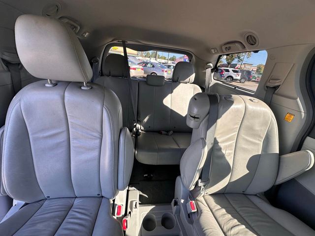 2013 Toyota Sienna XLE 8 Passenger 4dr Mini Van - 22930850 - 11