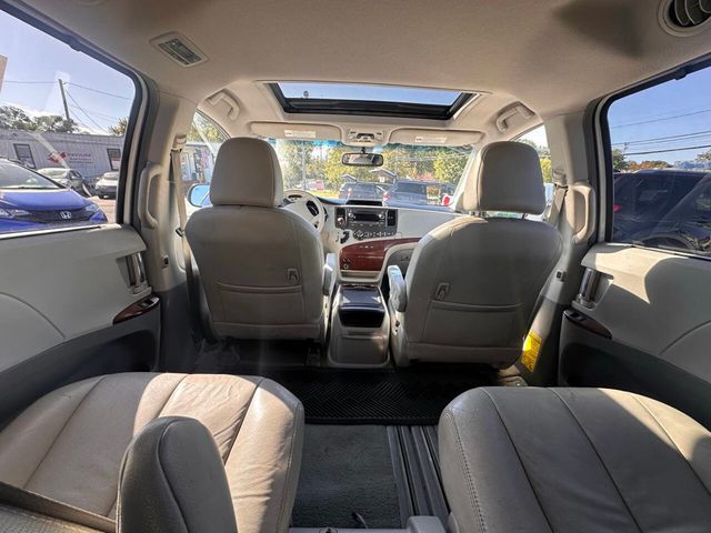 2013 Toyota Sienna XLE 8 Passenger 4dr Mini Van - 22930850 - 12