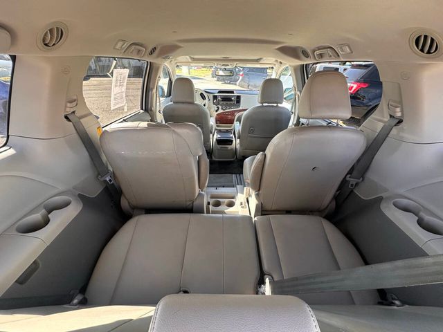 2013 Toyota Sienna XLE 8 Passenger 4dr Mini Van - 22930850 - 13