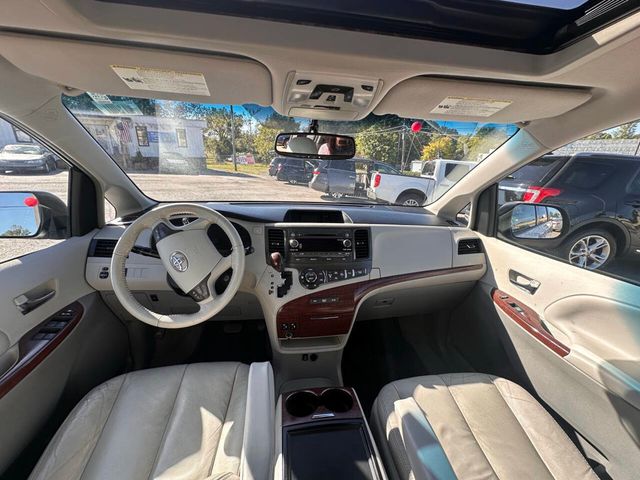 2013 Toyota Sienna XLE 8 Passenger 4dr Mini Van - 22930850 - 7