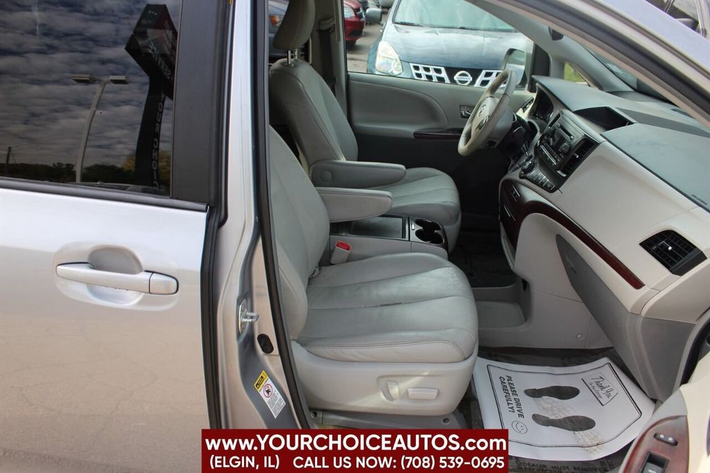 2013 Toyota Sienna XLE Mobility 7 Passenger 4dr Mini Van - 22158788 - 13