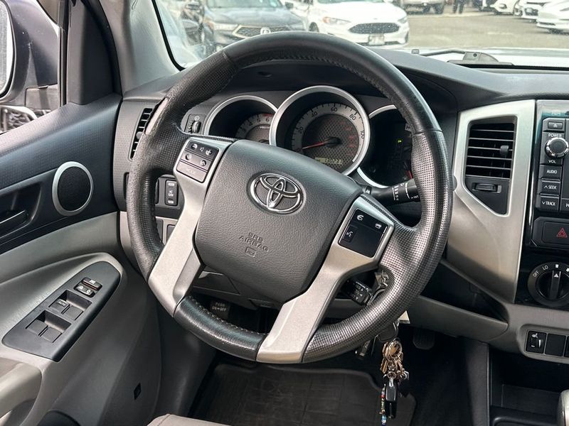 2013 Toyota Tacoma 2WD Double Cab LB V6 Automatic PreRunner - 23011431 - 16