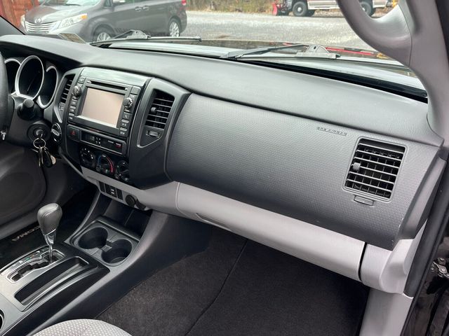 2013 Toyota Tacoma 4WD Access Cab V6 Automatic - 22992337 - 38