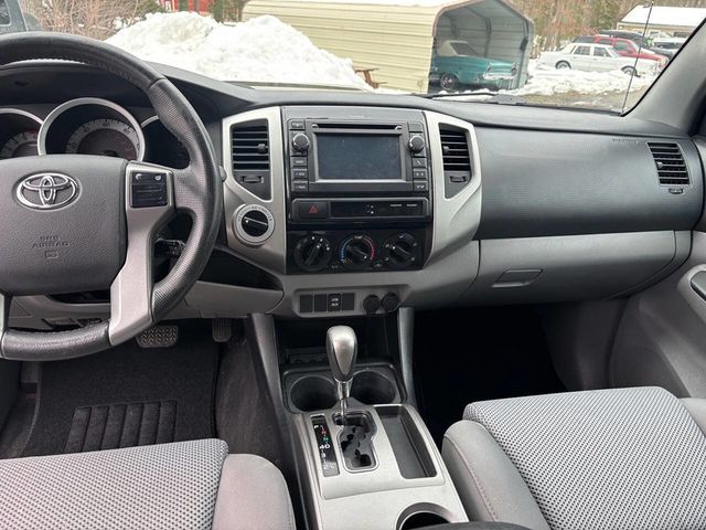 2013 Toyota Tacoma 4WD Double Cab V6 Automatic - 22983758 - 16
