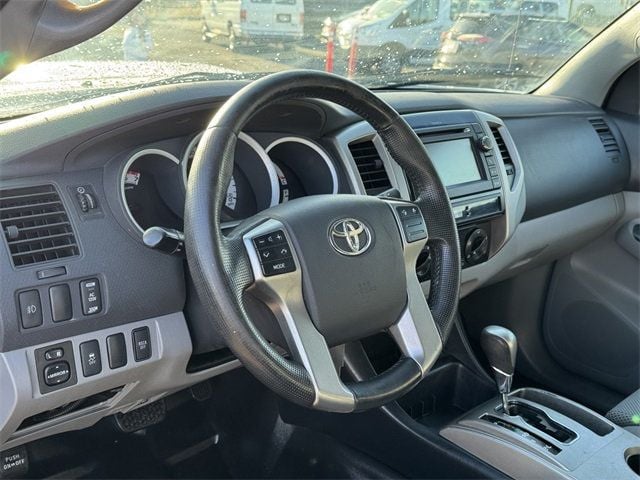 2013 Toyota Tacoma 4WD Double Cab V6 Automatic - 22400860 - 17