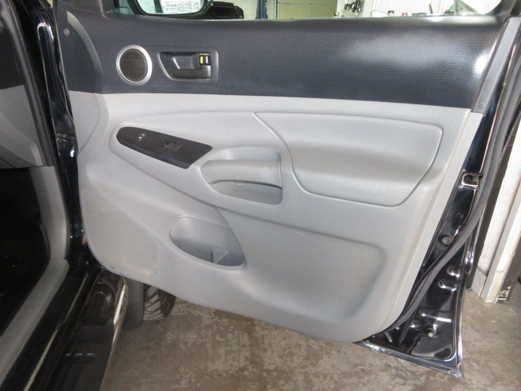 2013 Toyota Tacoma 4X4 TACOMA DOUBLE CAB LIFTED LONGBED EXTRA CLEAN SR5  - 22861692 - 32