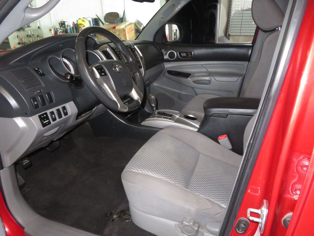 2013 Toyota Tacoma SR5 photo 19