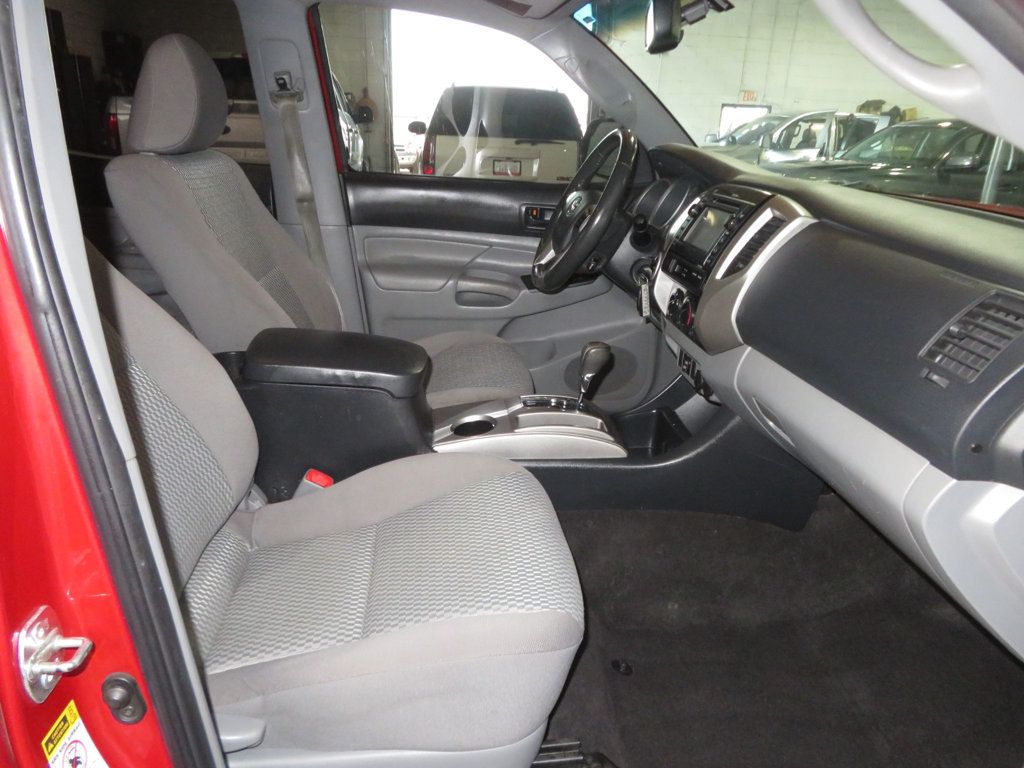 2013 Toyota Tacoma SR5 photo 32