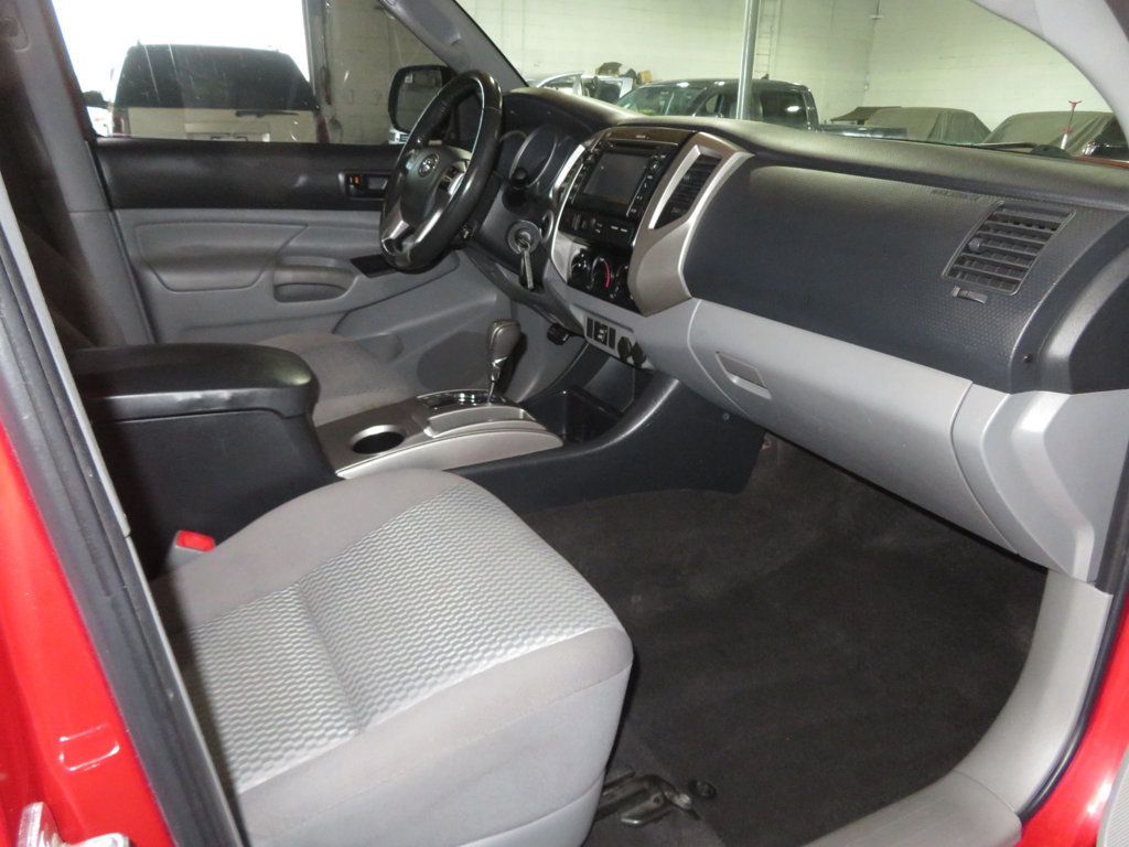 2013 Toyota Tacoma SR5 photo 33