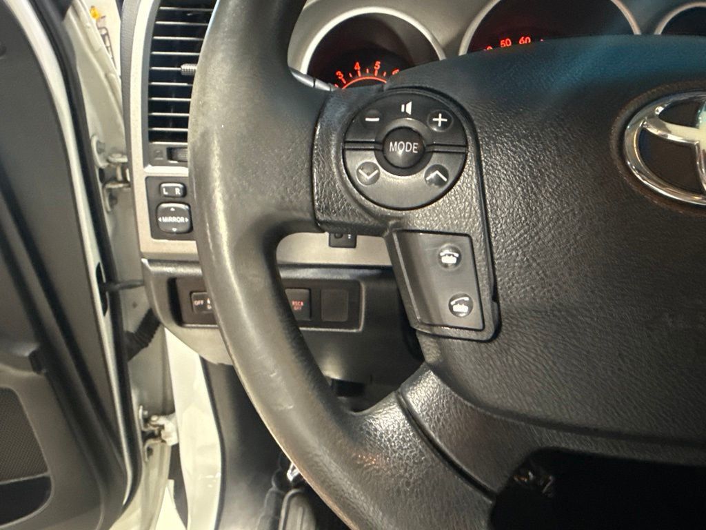 2013 Toyota Tundra CrewMax 5.7L FFV V8 6-Spd AT (Natl) - 23038665 - 11