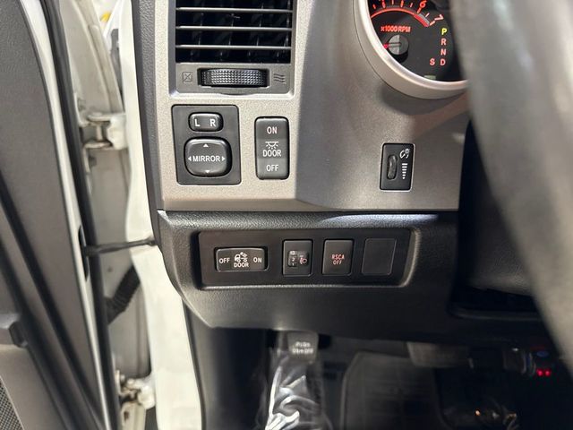 2013 Toyota Tundra CrewMax 5.7L FFV V8 6-Spd AT (Natl) - 23038665 - 12