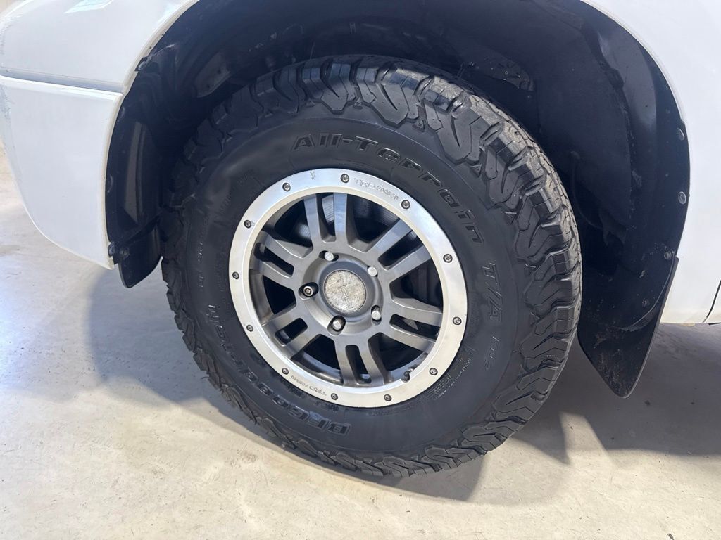 2013 Toyota Tundra CrewMax 5.7L FFV V8 6-Spd AT (Natl) - 23038665 - 1