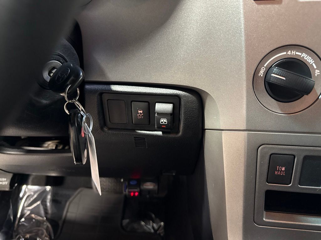 2013 Toyota Tundra CrewMax 5.7L FFV V8 6-Spd AT (Natl) - 23038665 - 19