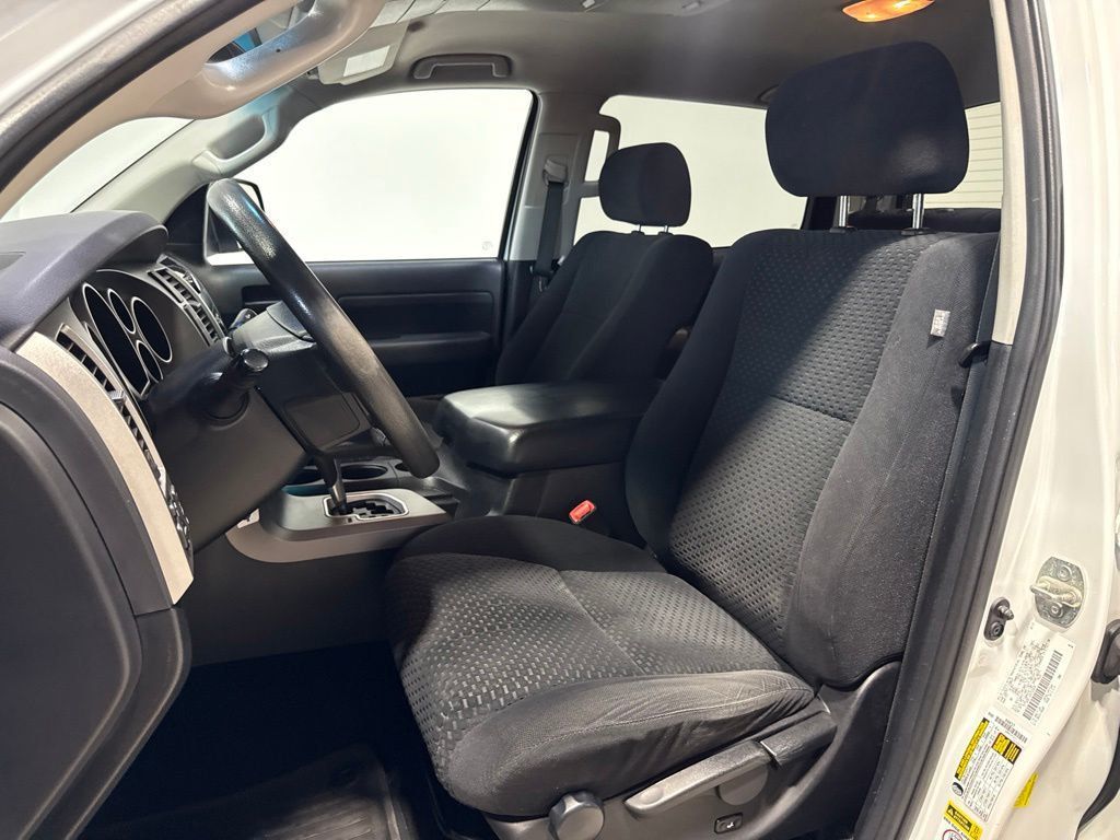 2013 Toyota Tundra CrewMax 5.7L FFV V8 6-Spd AT (Natl) - 23038665 - 24