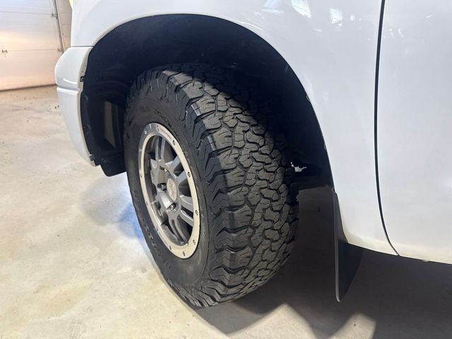 2013 Toyota Tundra CrewMax 5.7L FFV V8 6-Spd AT (Natl) - 23038665 - 2