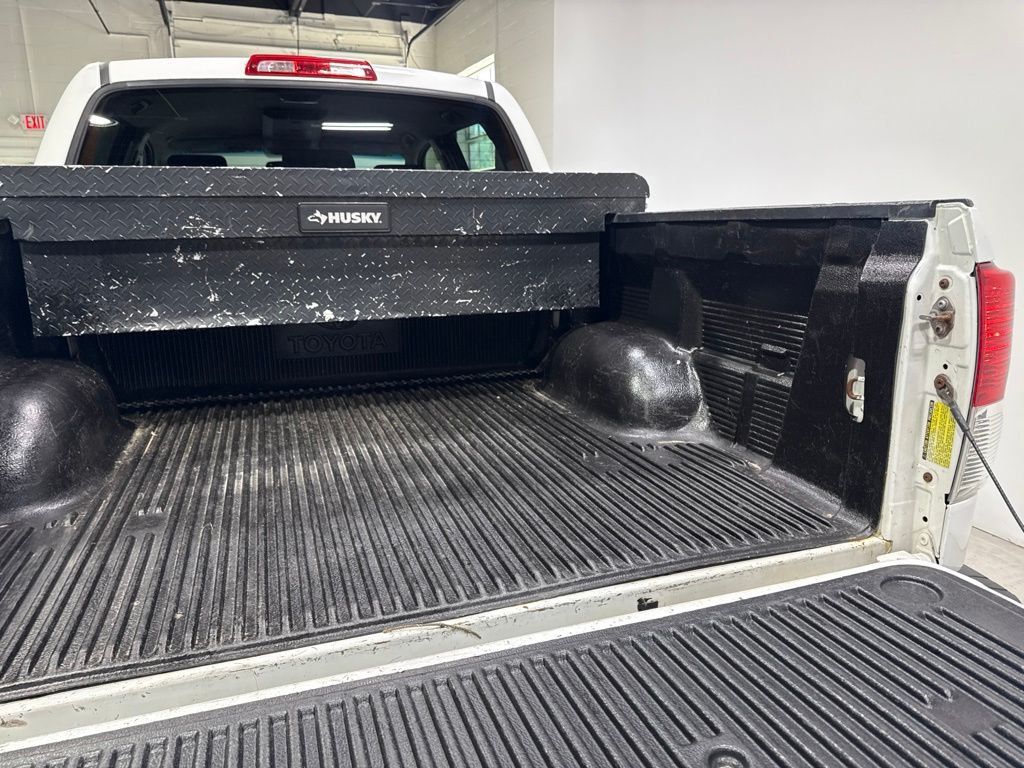 2013 Toyota Tundra CrewMax 5.7L FFV V8 6-Spd AT (Natl) - 23038665 - 34