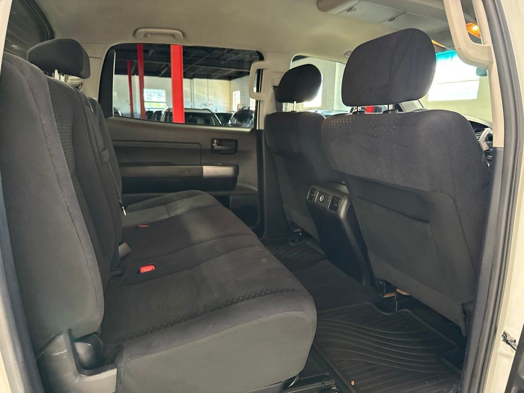 2013 Toyota Tundra CrewMax 5.7L FFV V8 6-Spd AT (Natl) - 23038665 - 38