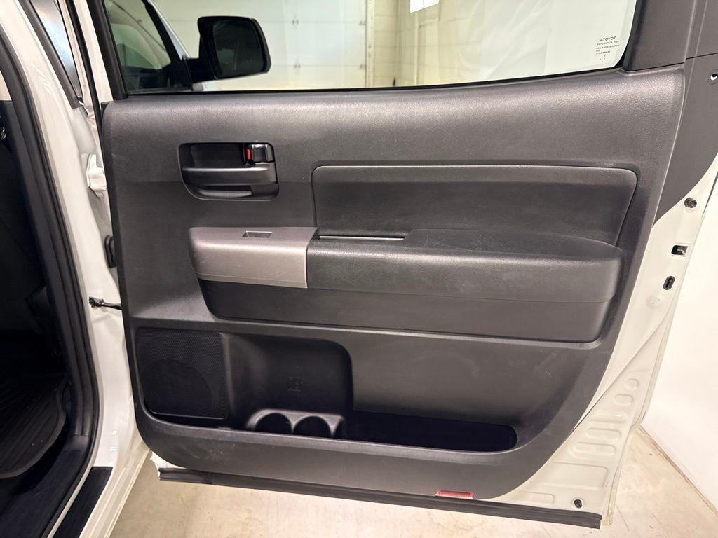 2013 Toyota Tundra CrewMax 5.7L FFV V8 6-Spd AT (Natl) - 23038665 - 40