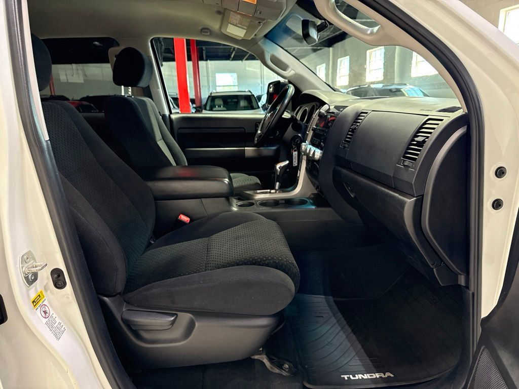 2013 Toyota Tundra CrewMax 5.7L FFV V8 6-Spd AT (Natl) - 23038665 - 41