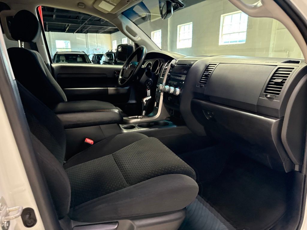 2013 Toyota Tundra CrewMax 5.7L FFV V8 6-Spd AT (Natl) - 23038665 - 42