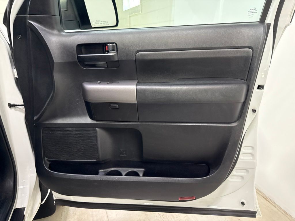 2013 Toyota Tundra CrewMax 5.7L FFV V8 6-Spd AT (Natl) - 23038665 - 44