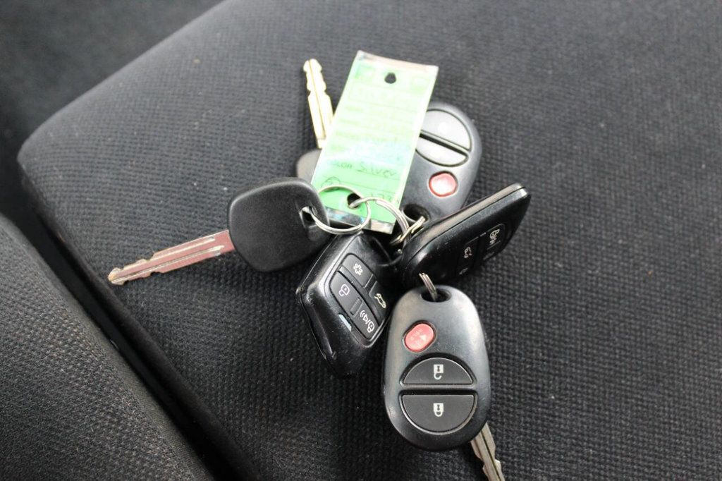 2013 Toyota Tundra CrewMax 5.7L FFV V8 6-Spd AT (Natl) - 22889877 - 22