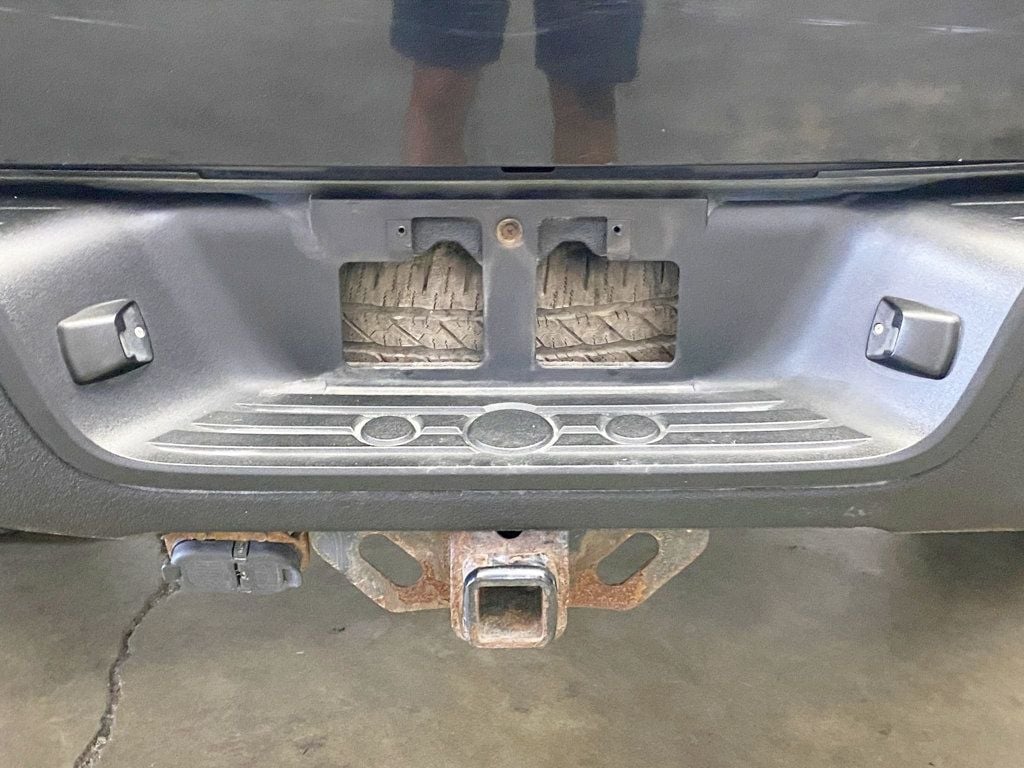 2013 Toyota Tundra CrewMax photo 8