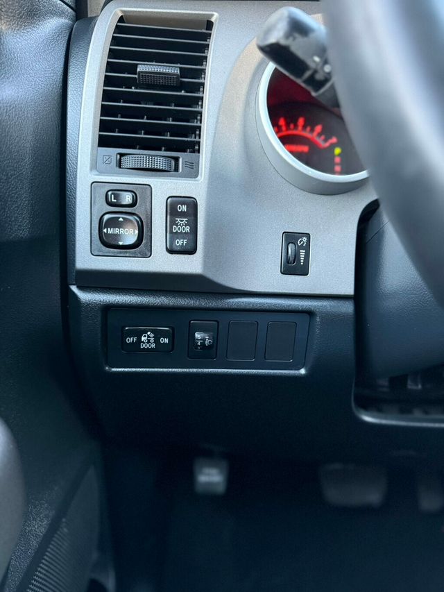 2013 Toyota Tundra Double Cab 4.6L V8 6-Spd AT (Natl) - 22953198 - 17