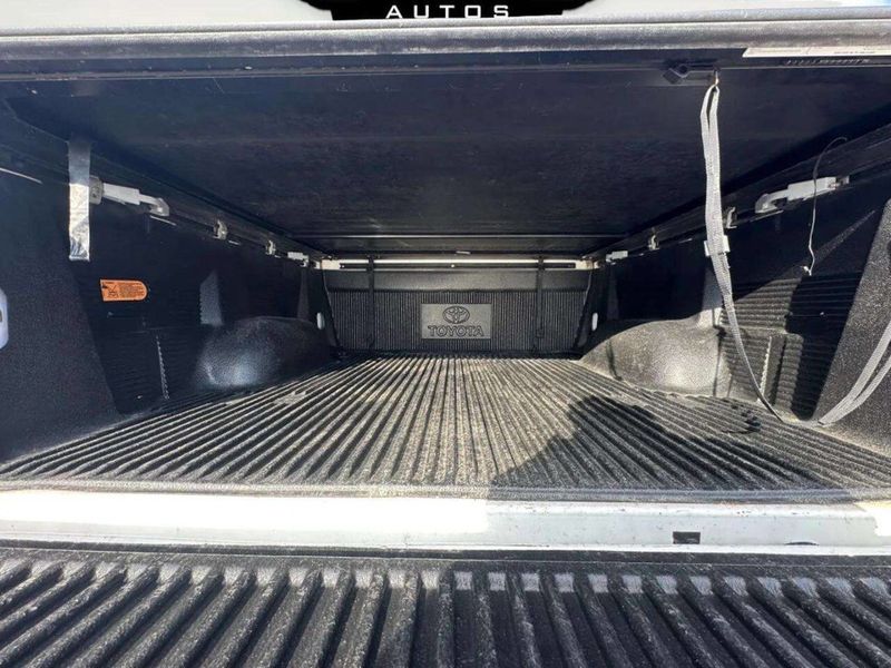 2013 Toyota Tundra Limited 4x4 4dr CrewMax Cab Pickup SB (5.7L V8 FFV) - 23038748 - 13
