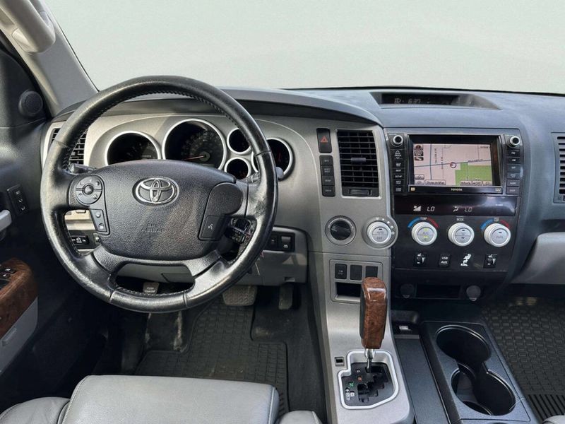 2013 Toyota Tundra Limited 4x4 4dr CrewMax Cab Pickup SB (5.7L V8 FFV) - 23038748 - 17
