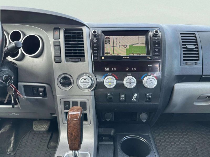 2013 Toyota Tundra Limited 4x4 4dr CrewMax Cab Pickup SB (5.7L V8 FFV) - 23038748 - 20