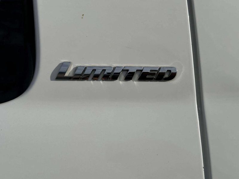 2013 Toyota Tundra Limited 4x4 4dr CrewMax Cab Pickup SB (5.7L V8 FFV) - 23038748 - 37