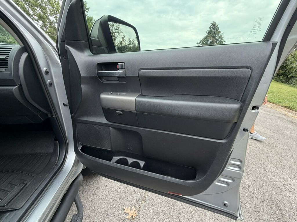 2013 Toyota Tundra Local Trade/4X4/Upgrade Pkg/Rear Camera Display/Tow Pkg - 23068059 - 27