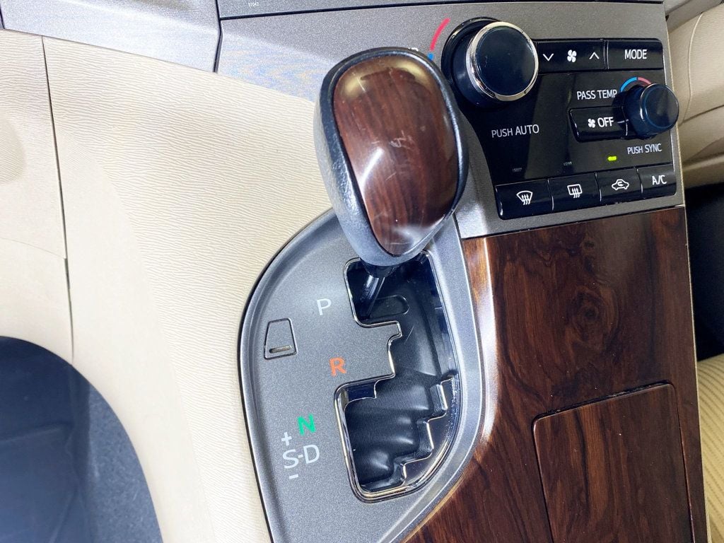 2013 Toyota Venza 4dr Wagon I4 AWD LE - 22973700 - 32